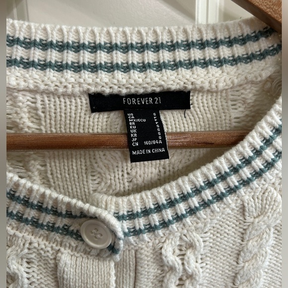 EUC Forever  21 White and Teal Trim Cable Knit Cardigan, size S, cropped. Roomy - Picture 8 of 8